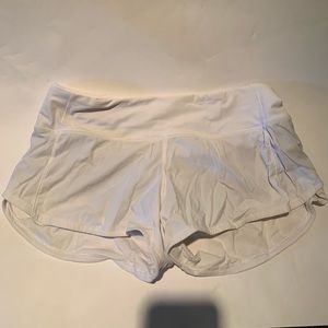 WHITE LULU SHORTS — SIZE 4